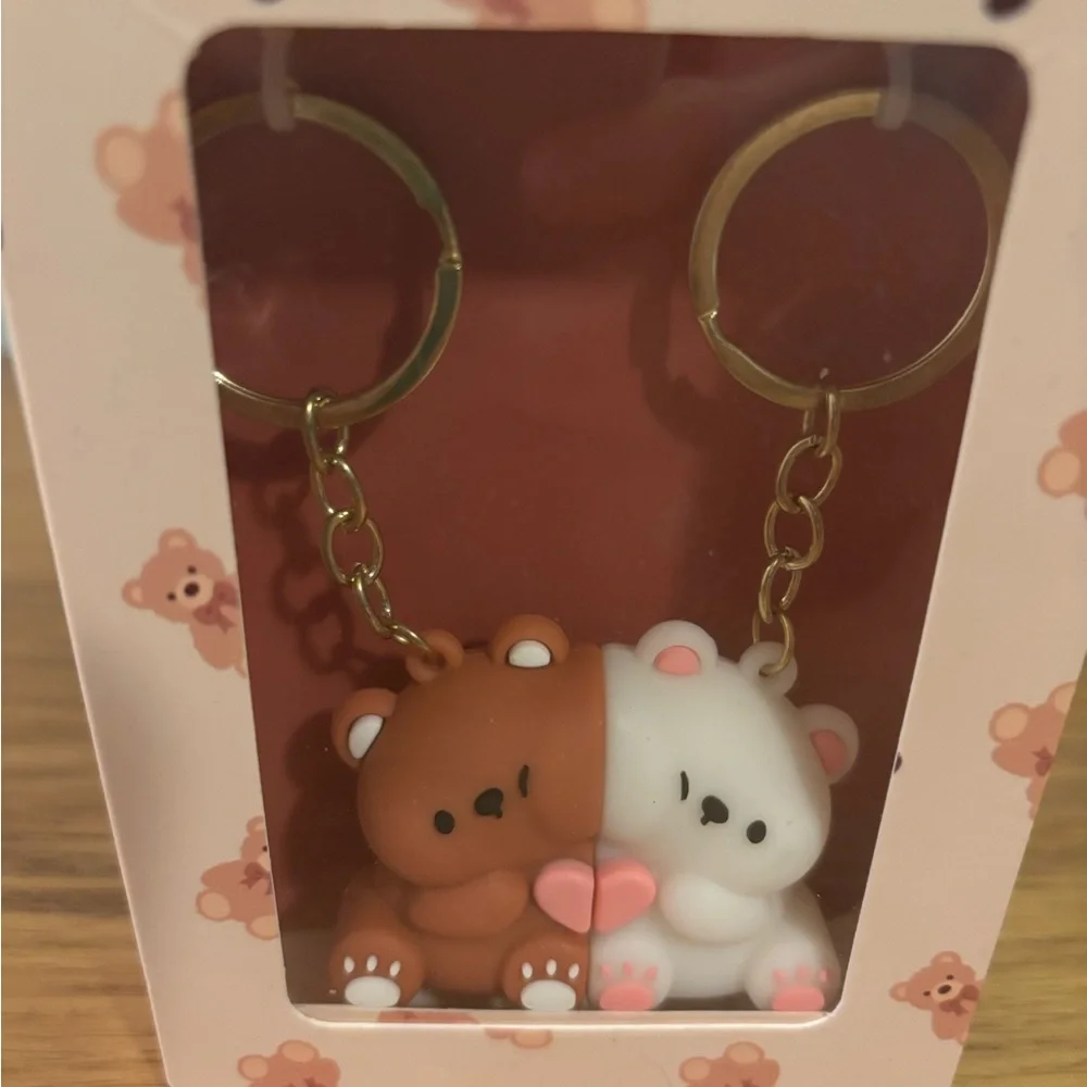 a little obsessed Bestie's magnetic bears keychains connect to each other NEW